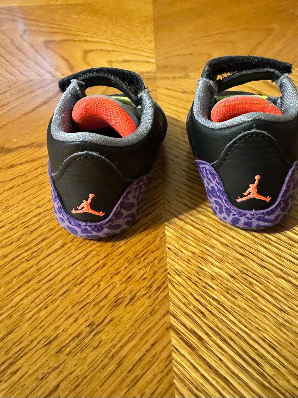 Baby Girls Nike Air Jordan Black & Purple Retro Bootie Soft Sole - Picture 3 of 5